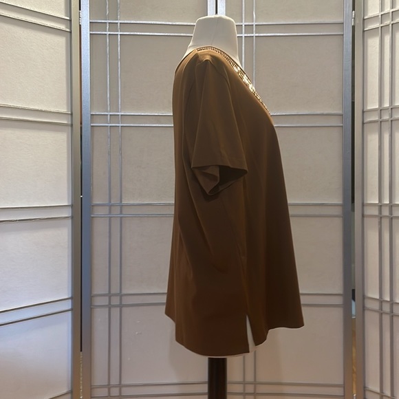 *Brown Alfred Dunner Short Sleeved Top with Brown Beading - Picture 2 of 6